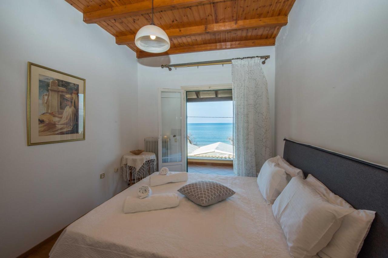 Frosos Beachfront Maisonette Acharavi Acharavi  Bagian luar foto