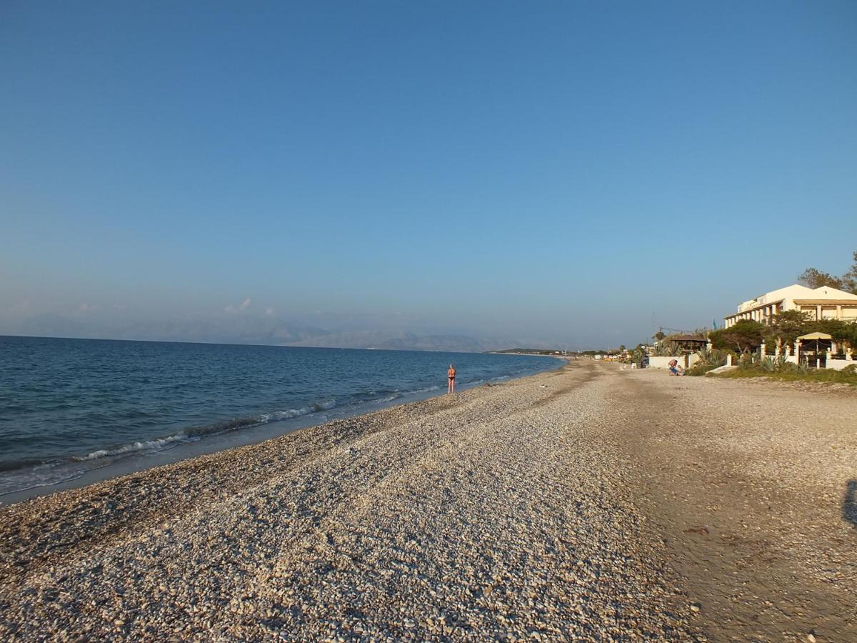 Frosos Beachfront Maisonette Acharavi Acharavi  Bagian luar foto